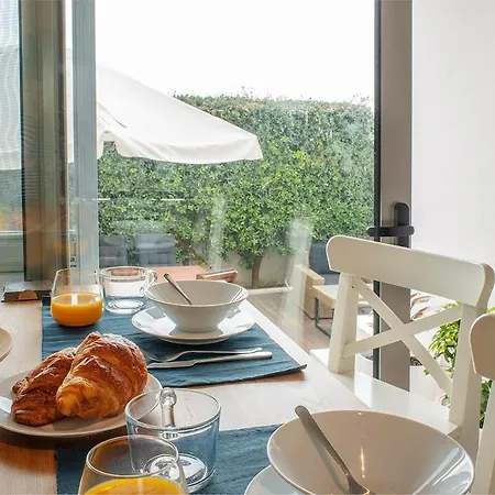 06 - Gorgeous - Stunning Sea View Holiday home *