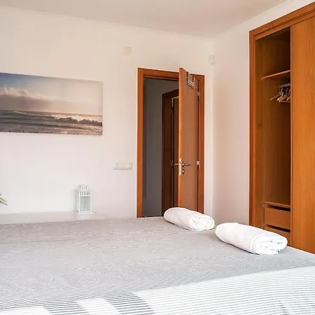 06 - Gorgeous - Stunning Sea View Holiday home *