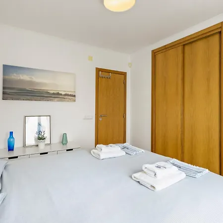 06 - Gorgeous - Stunning Sea View *