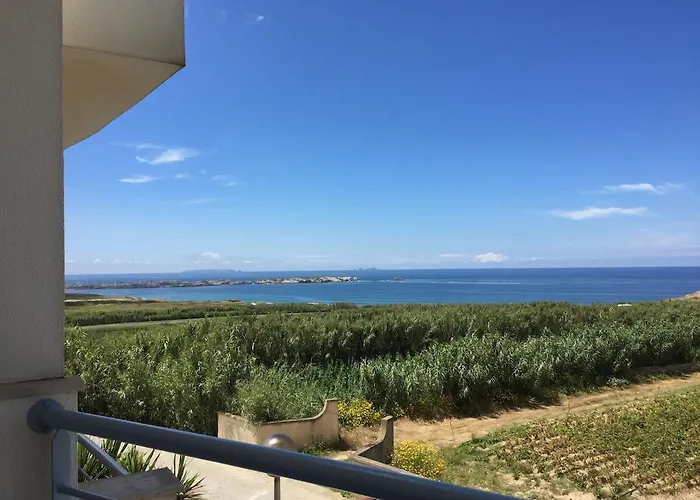 06 - Gorgeous - Stunning Sea View Holiday home *