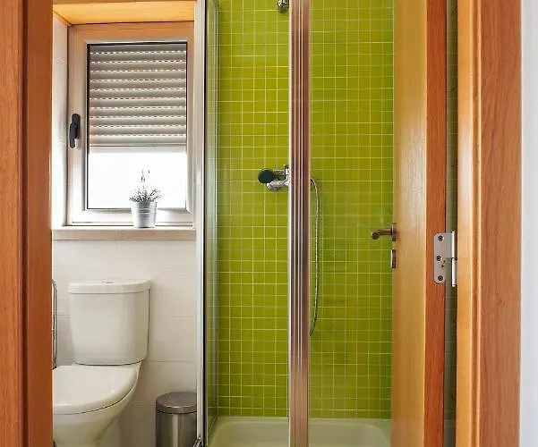 06 - Gorgeous - Stunning Sea View Holiday home *